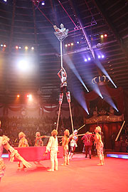 Einen Goldenen Clown in Monte Carlo gab es für die Truppe Sokolov  - Mozart auf dem Schleuderbrett (©Foto:  Martin Schmitz)